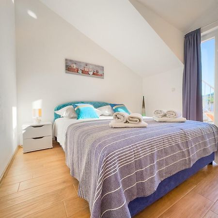 Regina Del Mare Apartment Слатине Екстериор снимка