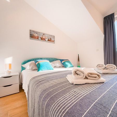 Regina Del Mare Apartment Слатине Екстериор снимка