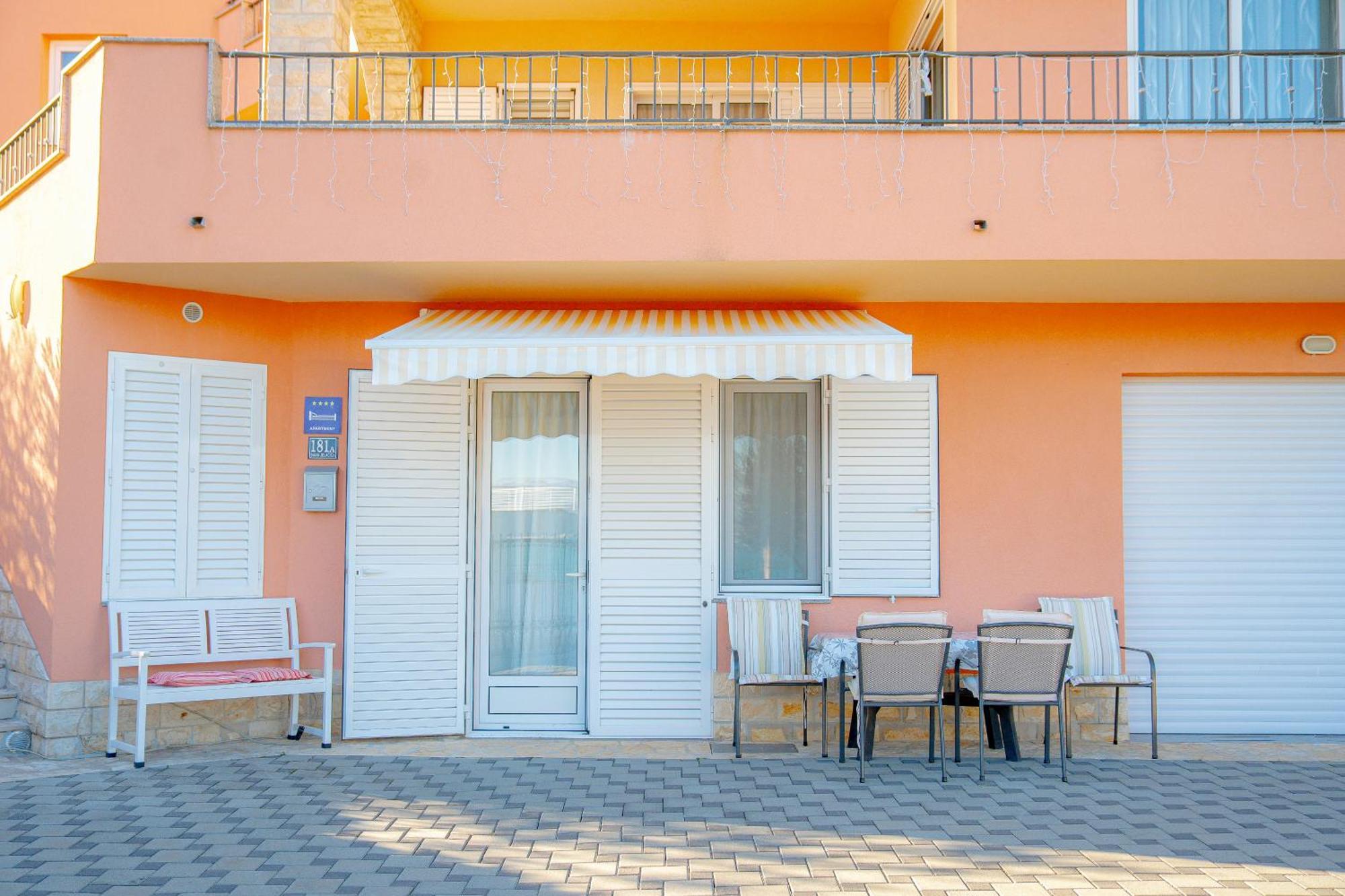 Regina Del Mare Apartment Слатине Екстериор снимка