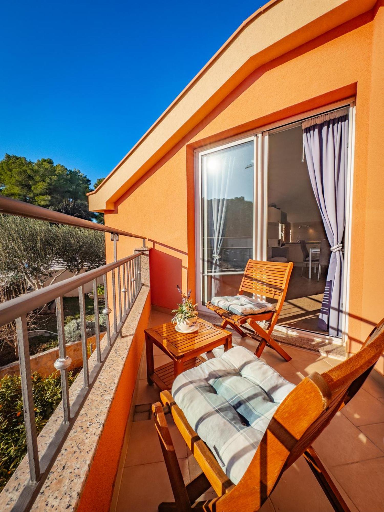 Regina Del Mare Apartment Слатине Екстериор снимка