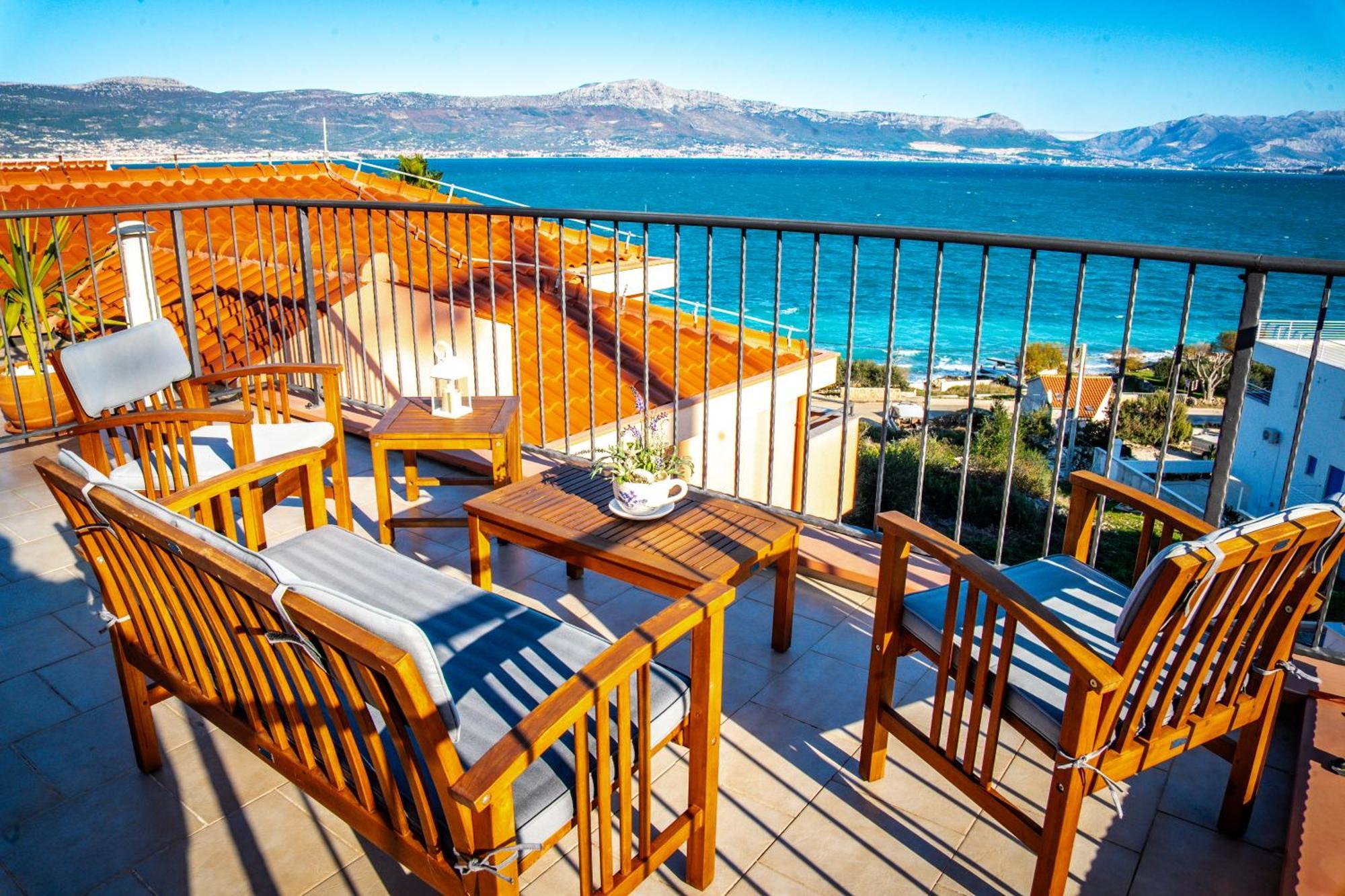 Regina Del Mare Apartment Слатине Екстериор снимка