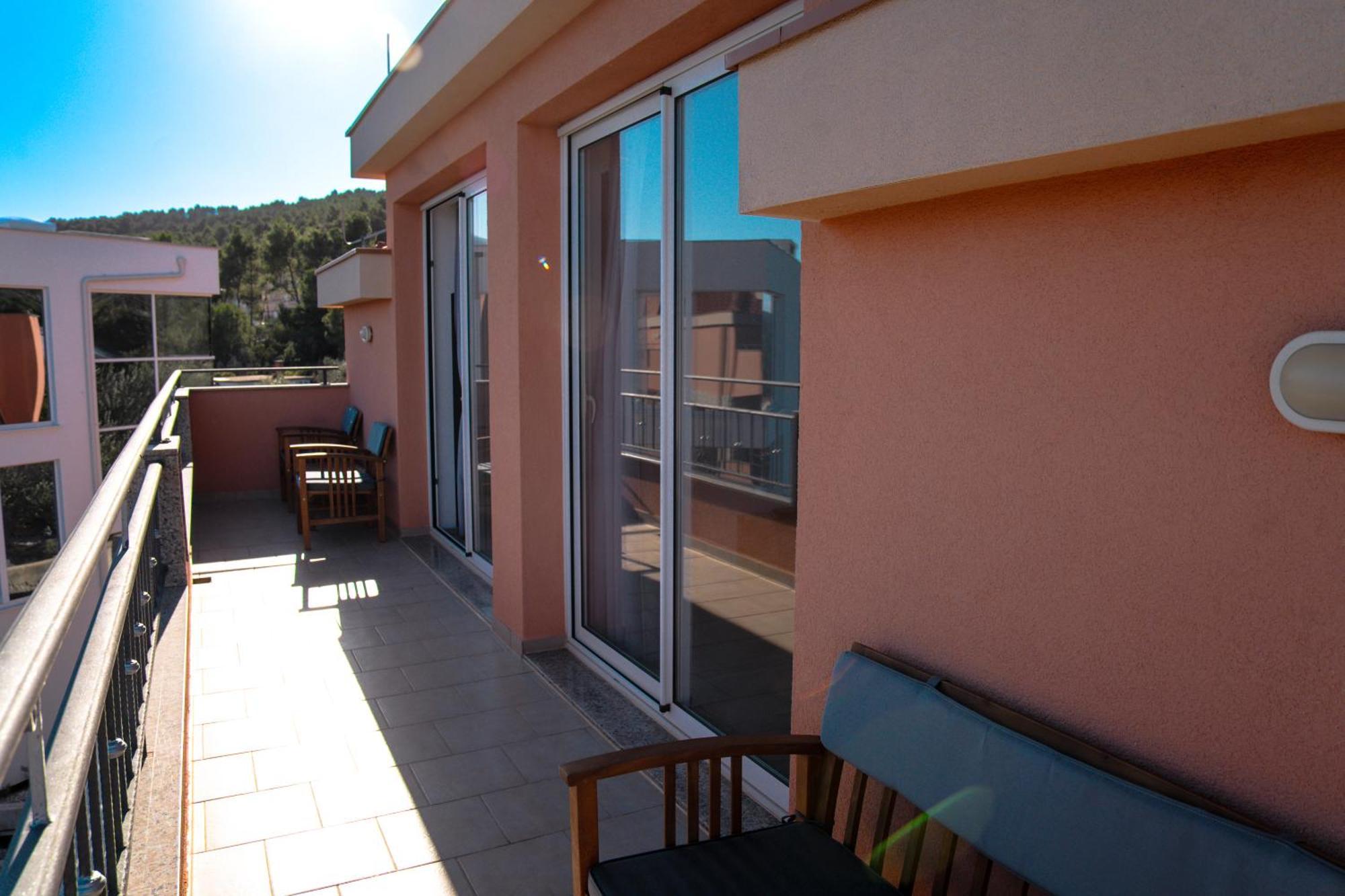 Regina Del Mare Apartment Слатине Екстериор снимка
