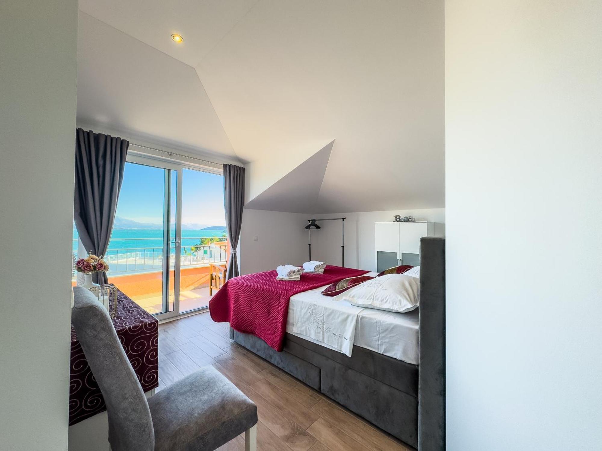 Regina Del Mare Apartment Слатине Екстериор снимка