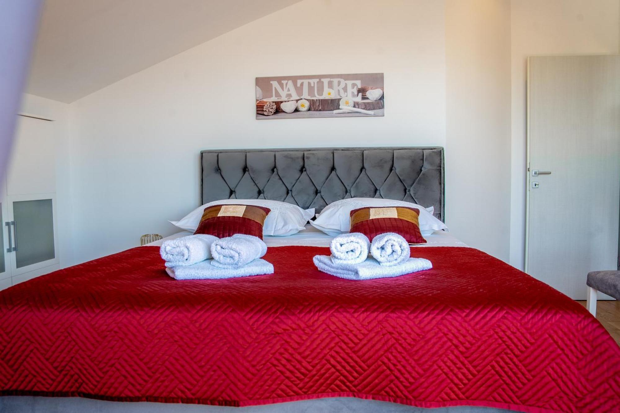 Regina Del Mare Apartment Слатине Екстериор снимка