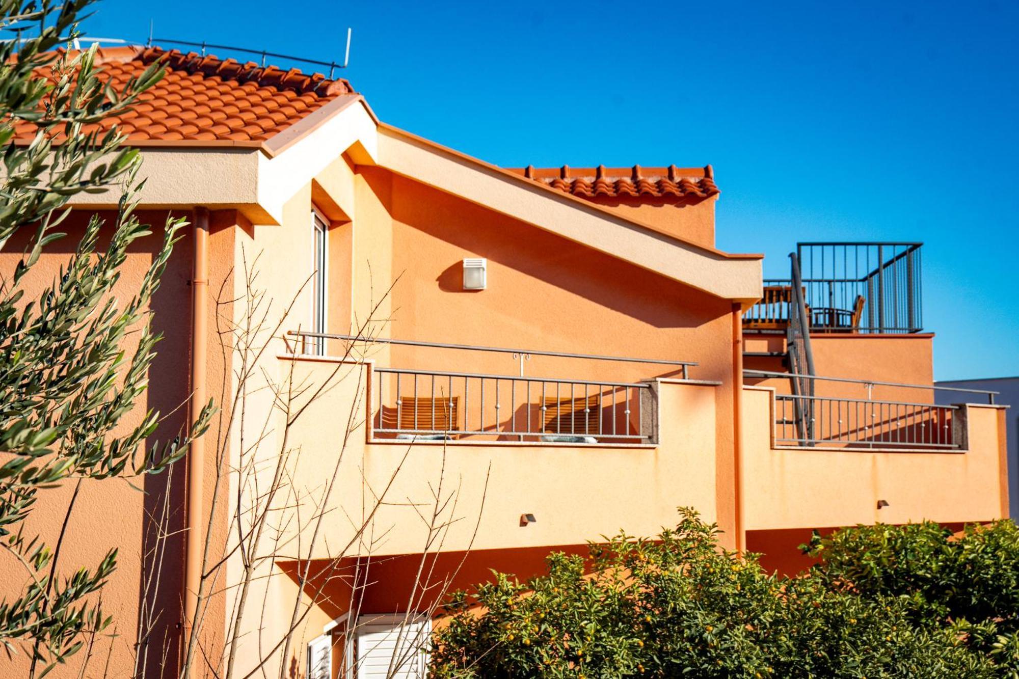 Regina Del Mare Apartment Слатине Екстериор снимка