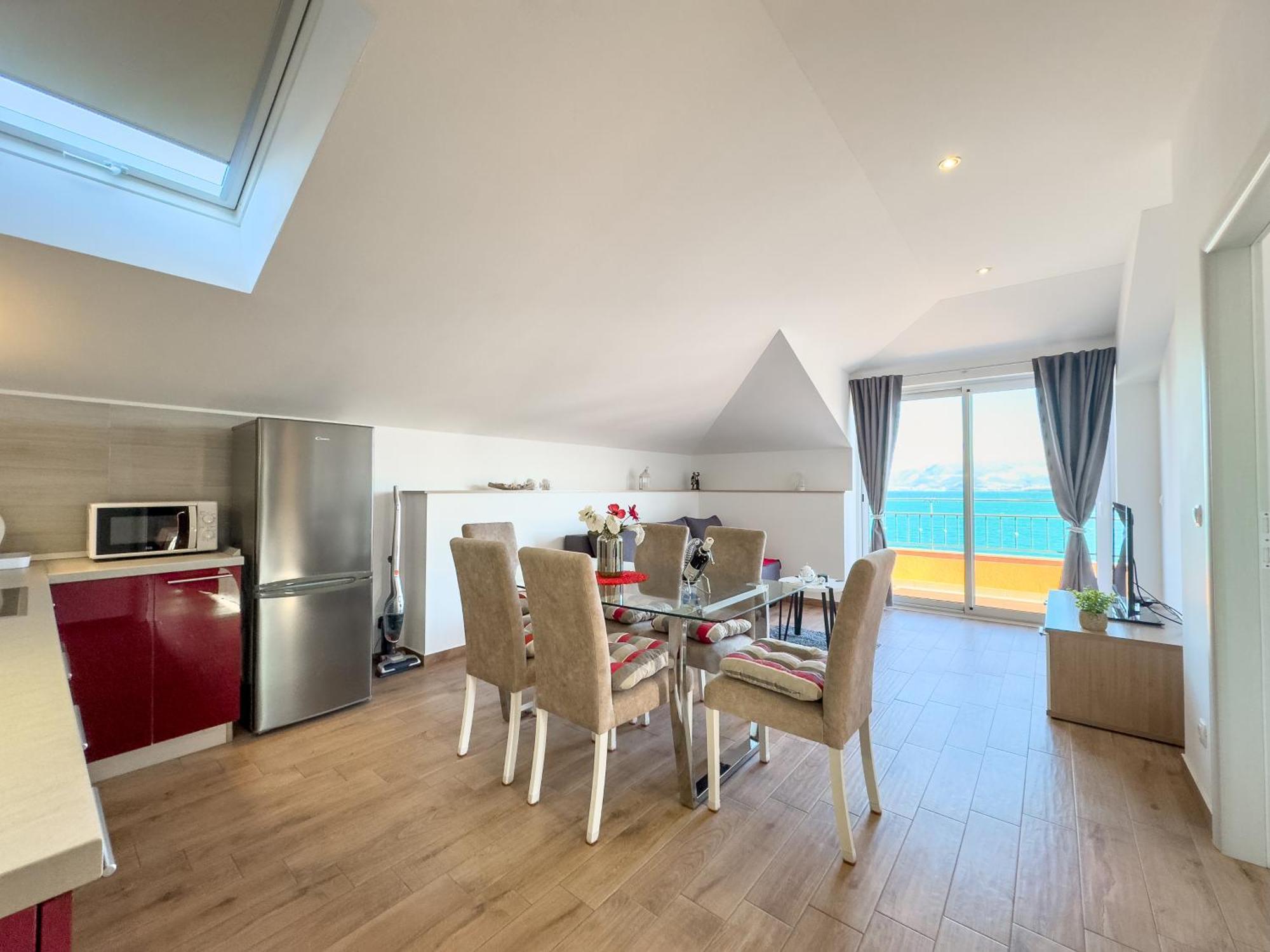 Regina Del Mare Apartment Слатине Екстериор снимка