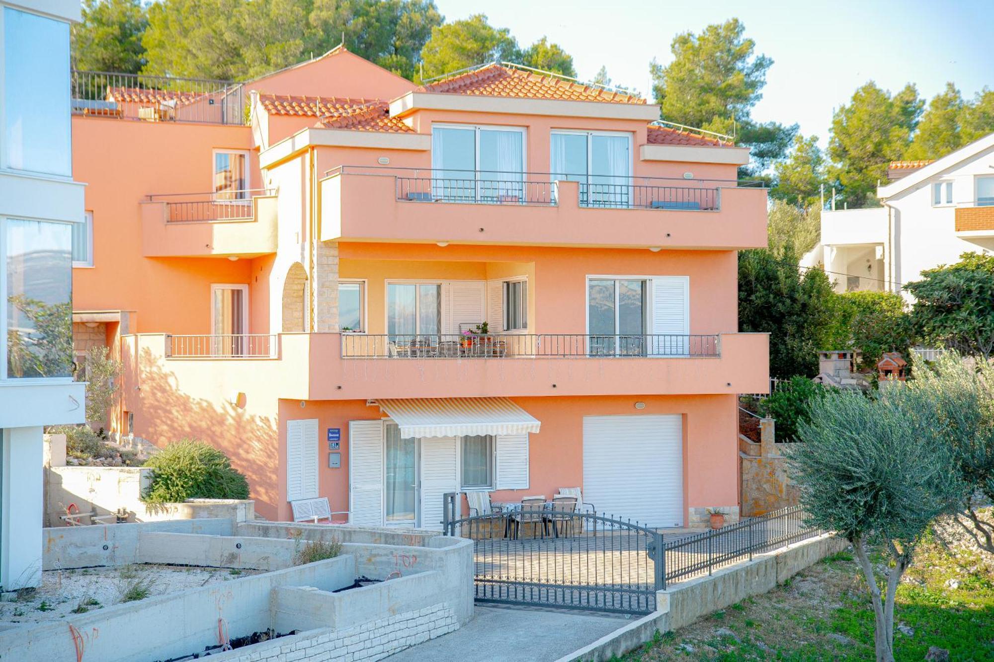 Regina Del Mare Apartment Слатине Екстериор снимка