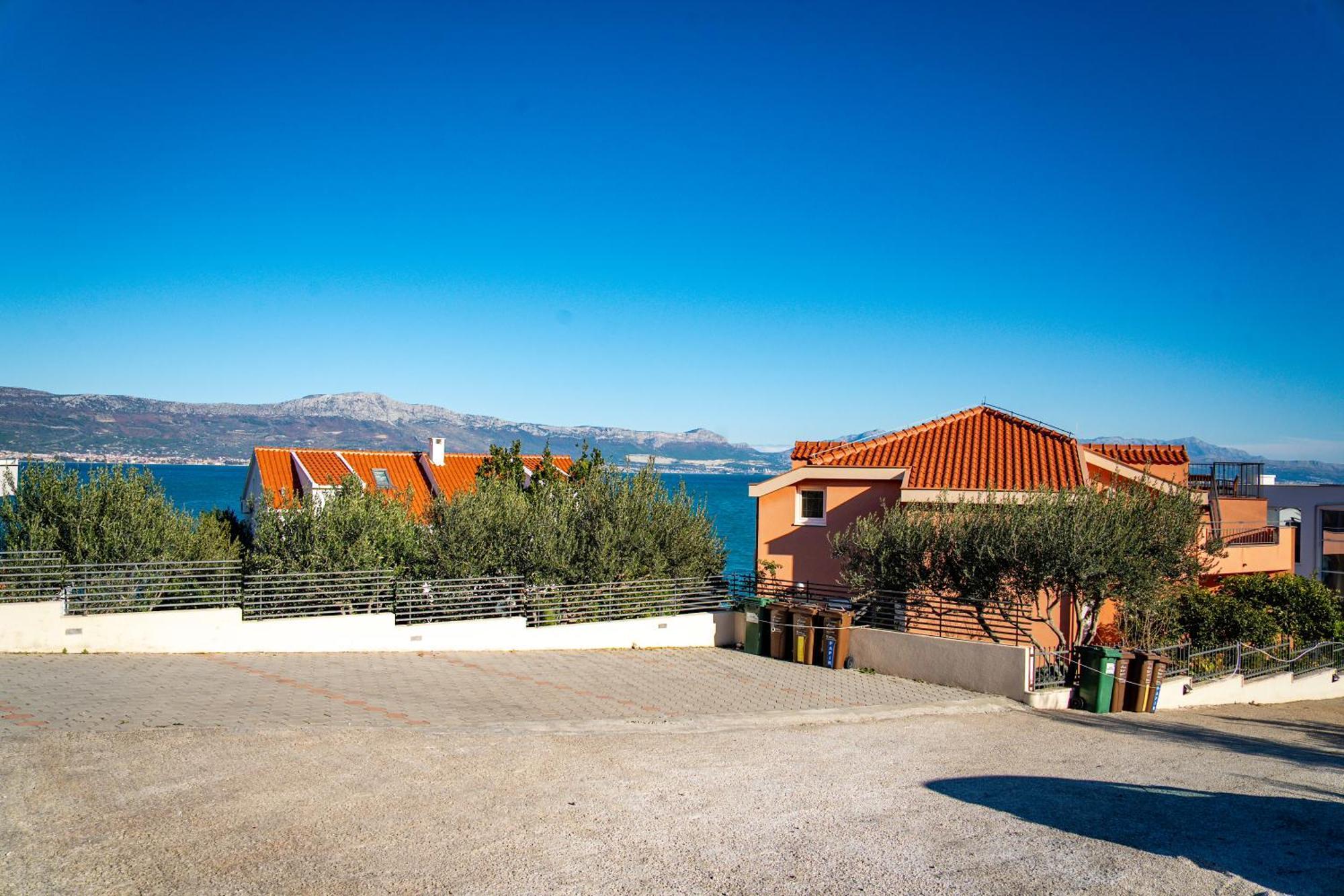 Regina Del Mare Apartment Слатине Екстериор снимка